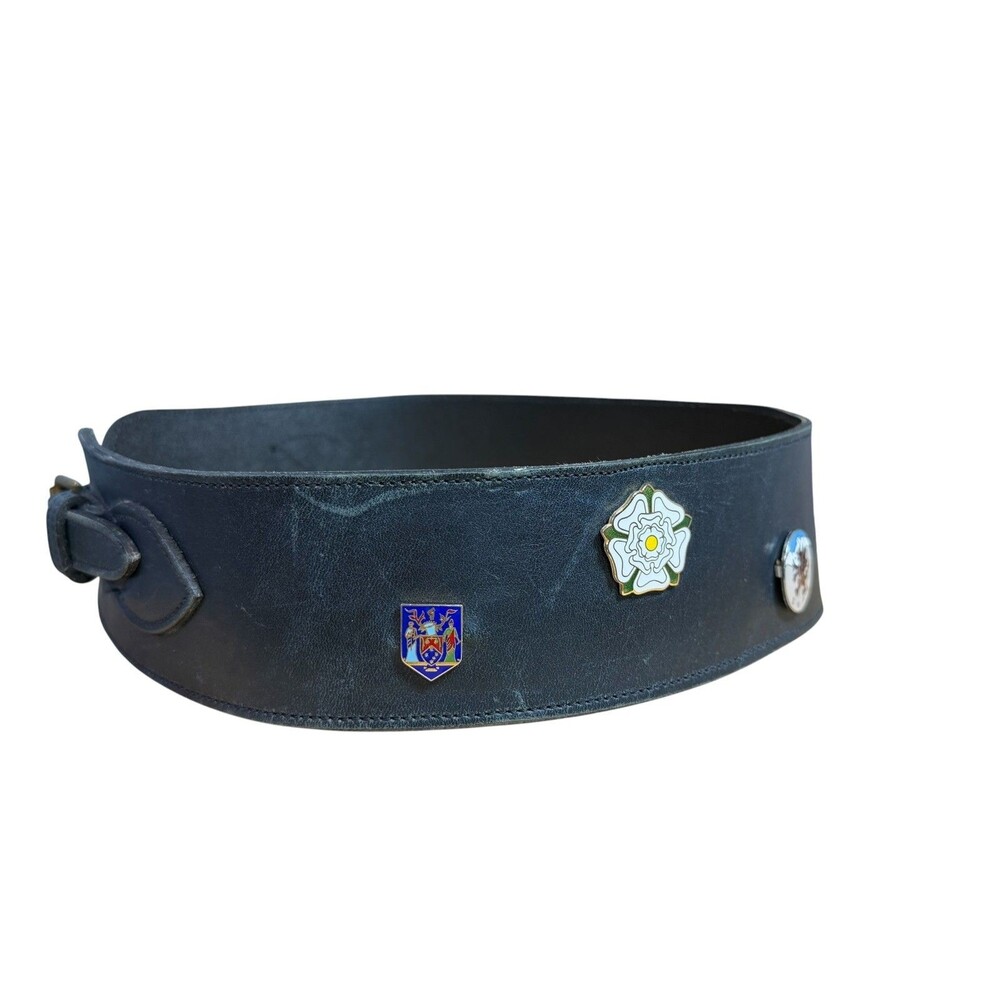 Vintage 70s Mulberry Black Leather Stable Trophy Belt w/ British Heraldry Badges - Picture 6 of 13